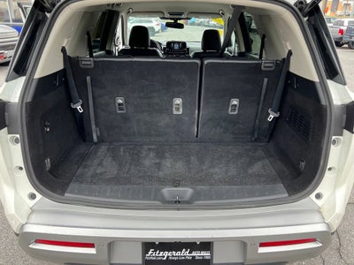 2022 Nissan Pathfinder SL