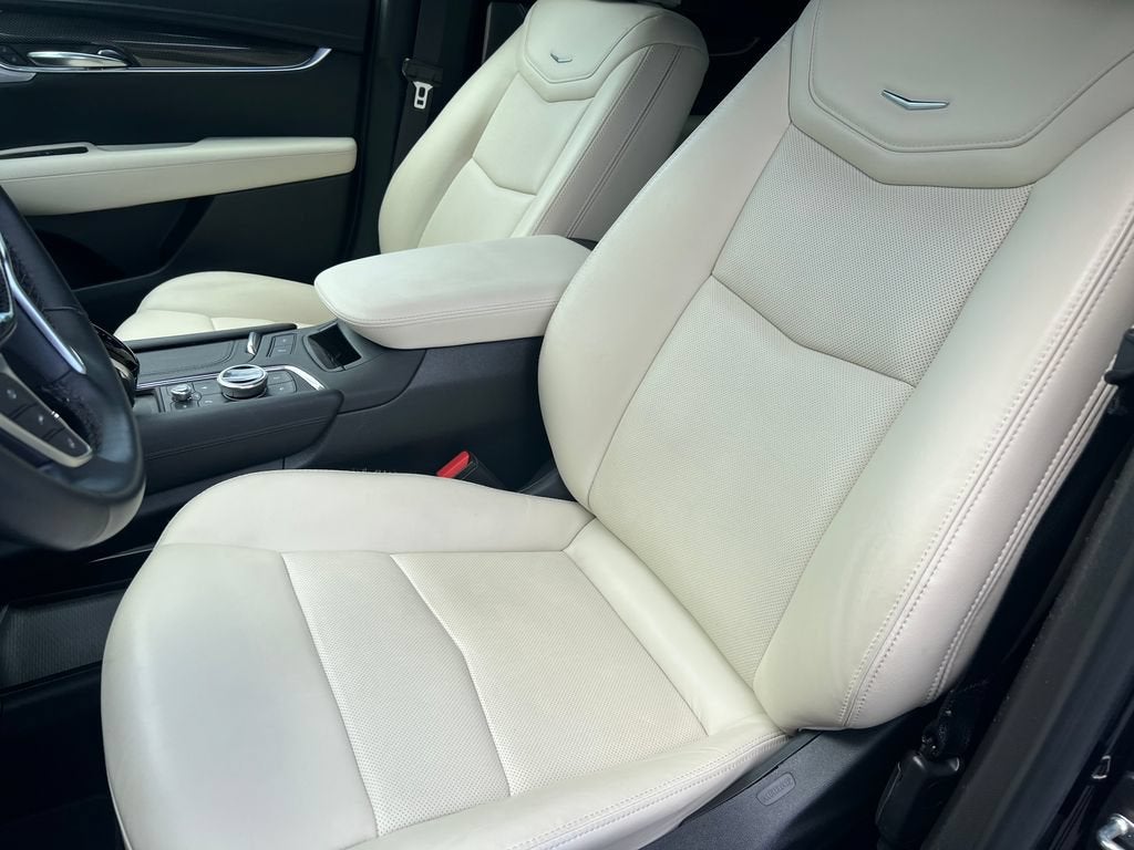 2022 Cadillac XT5 AWD Sport