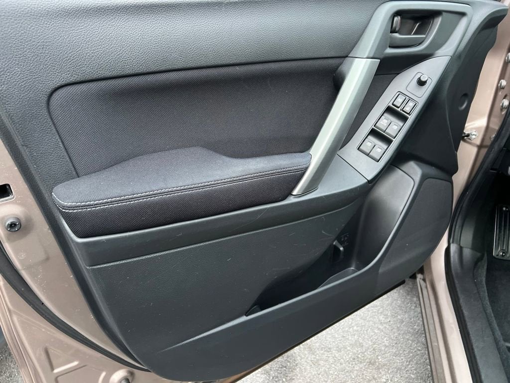 2015 Subaru Forester 2.5i