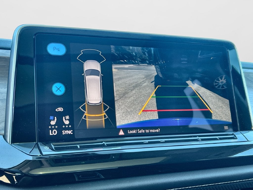 2025 Volkswagen Atlas 2.0T SE w/Technology