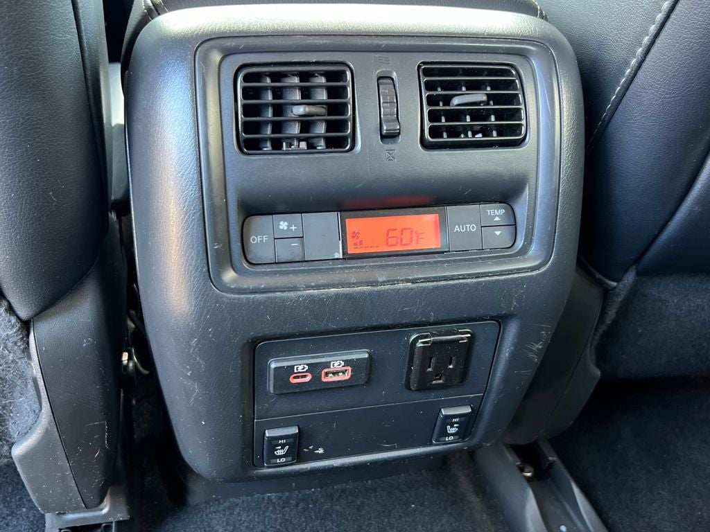 2020 Nissan Pathfinder Platinum