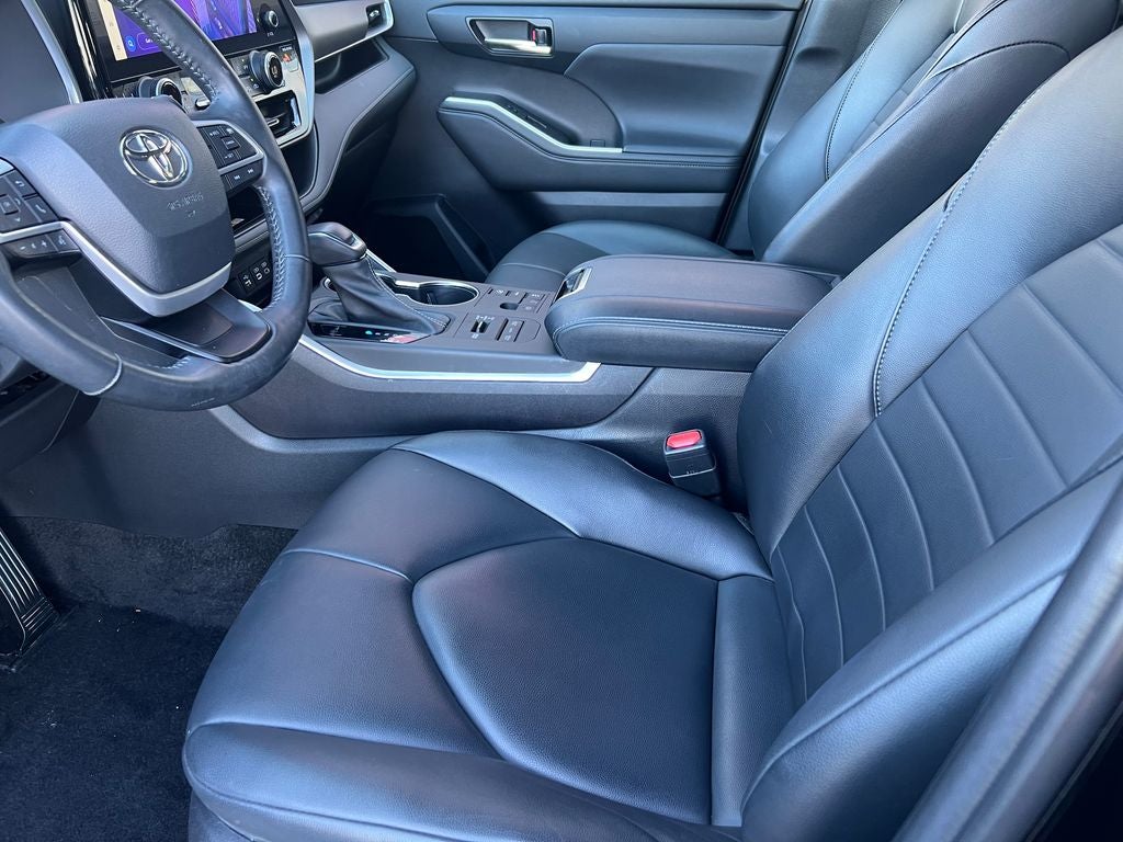 2023 TOYOTA TRU HIGHLANDER Base