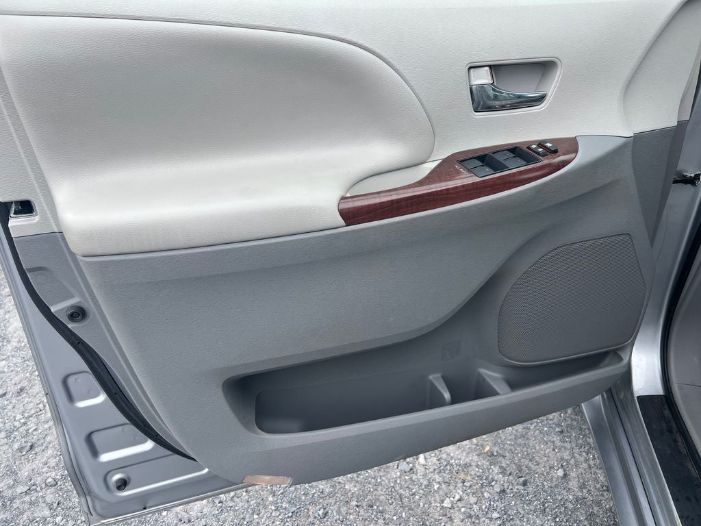 2014 Toyota Sienna XLE