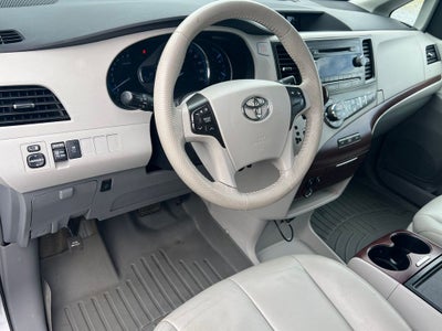 2014 Toyota Sienna XLE