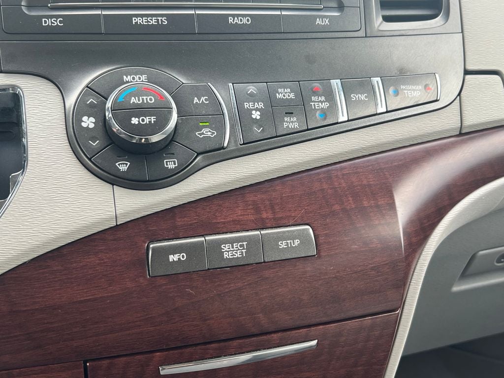 2014 Toyota Sienna XLE