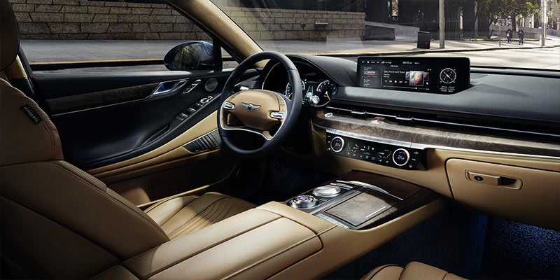 Internal seats and dashboard of Genesis G80.